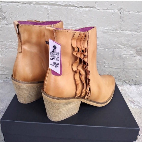 NIB MTNG Mala Vita Leather Ruffle Boots - Picture 2 of 7